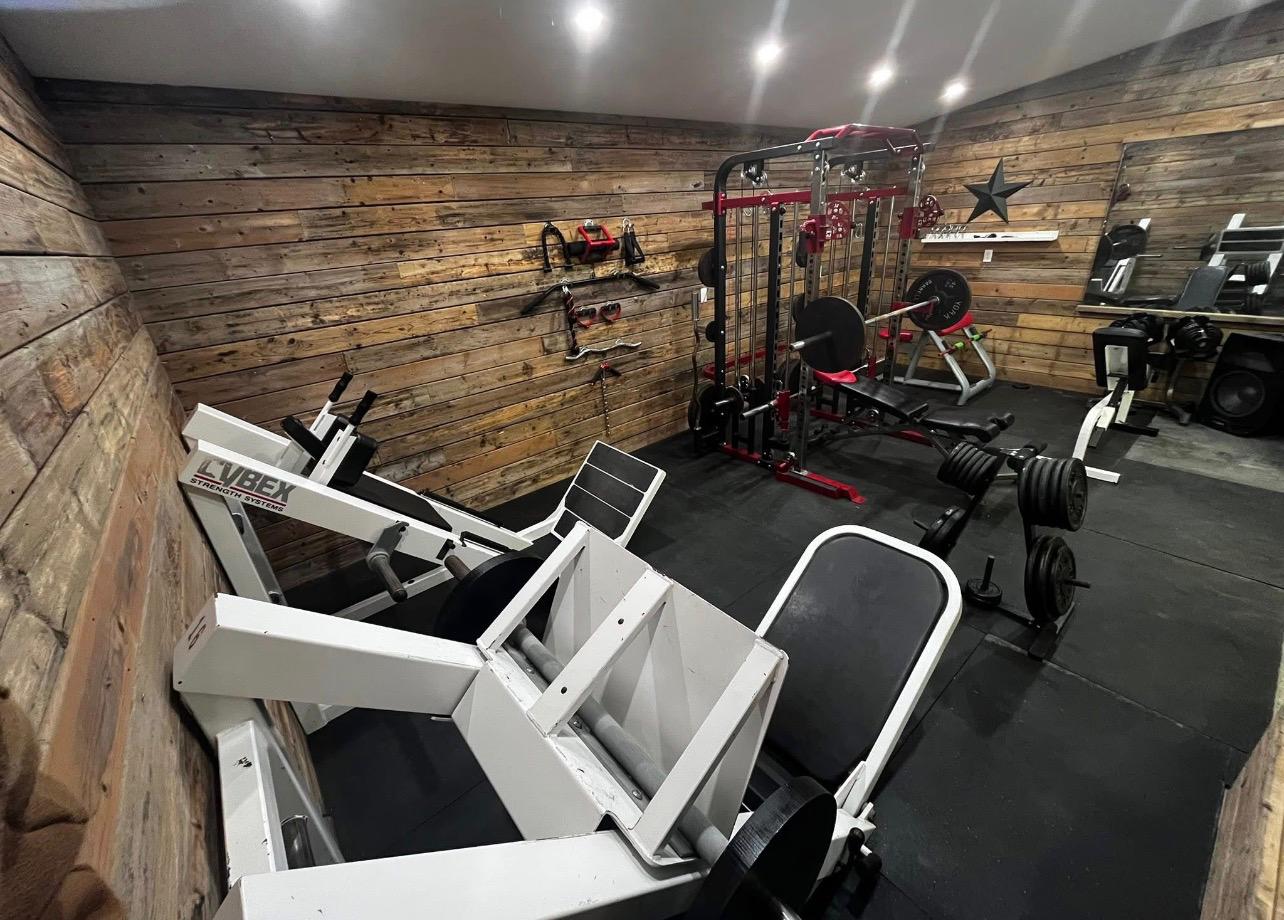 Custom structure build by Leeonitis