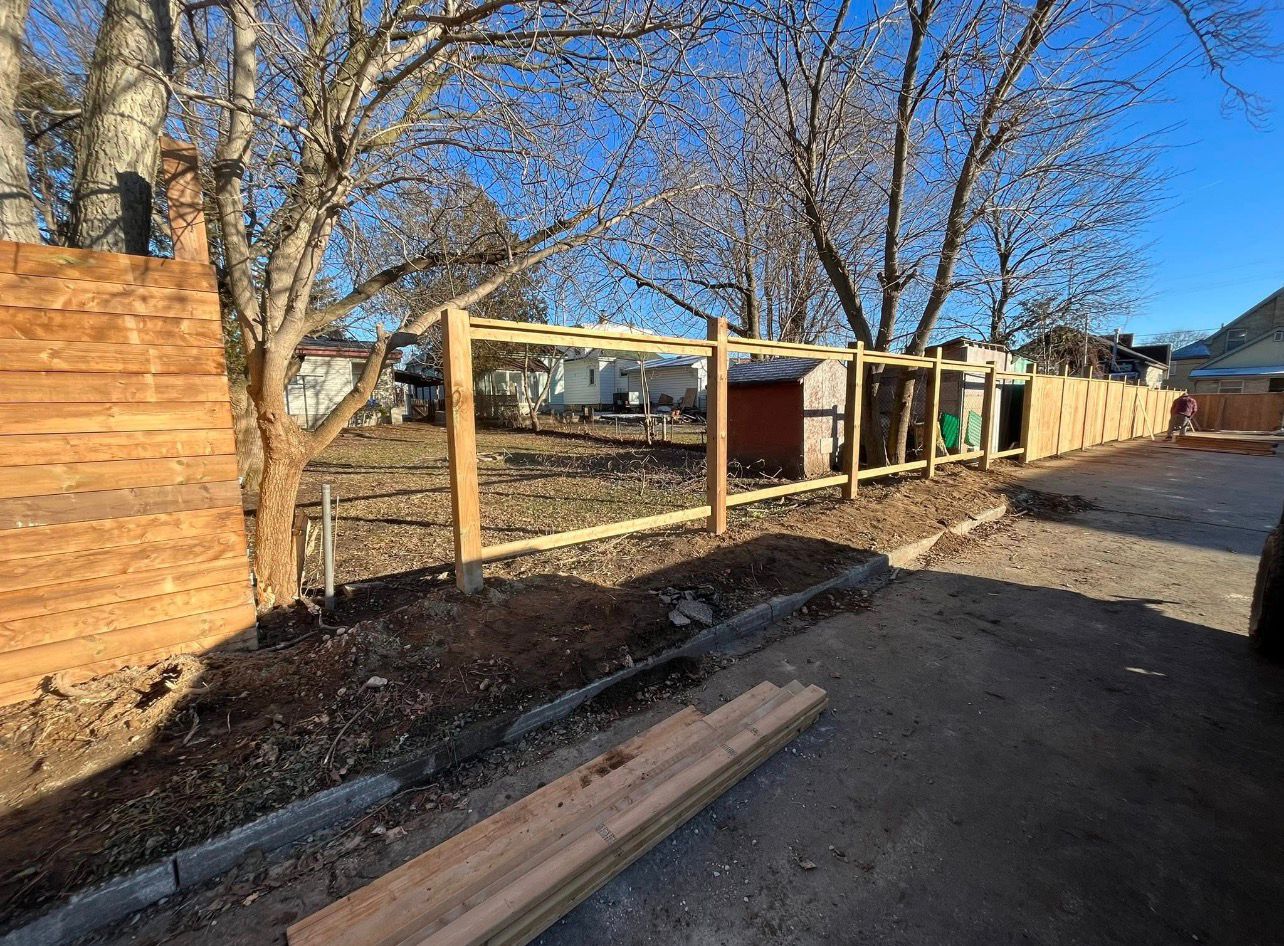 Cedar fence installation by Leeonitis